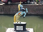 051.jpg